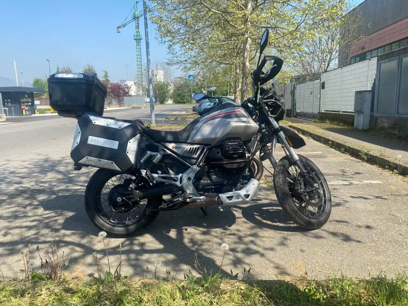 Moto Guzzi V85 TT Travel (2021 - 23) (2)