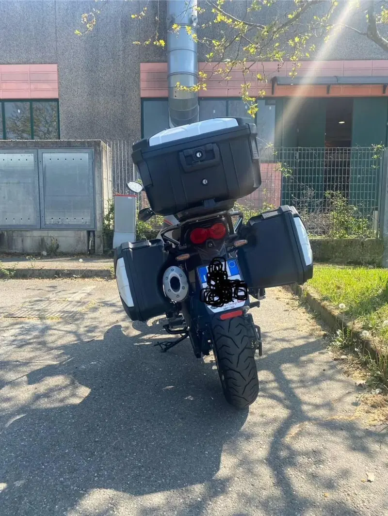 Moto Guzzi V85 TT Travel (2021 - 23) (4)