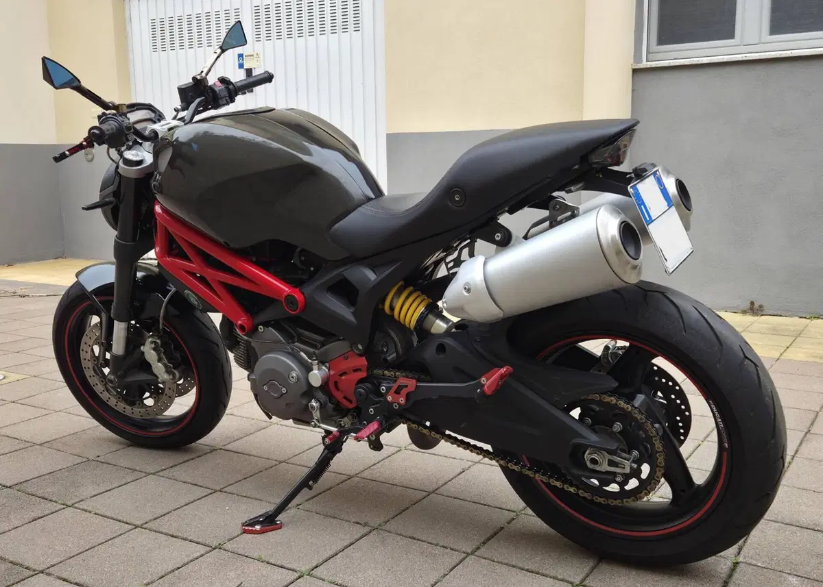 Ducati Monster 696 Plus (2007 - 14) (3)