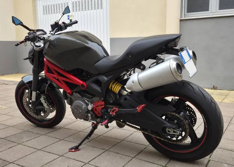 Ducati Monster 696 Plus (2007 - 14) (3)
