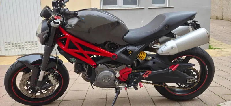 Ducati Monster 696 Plus (2007 - 14) (6)