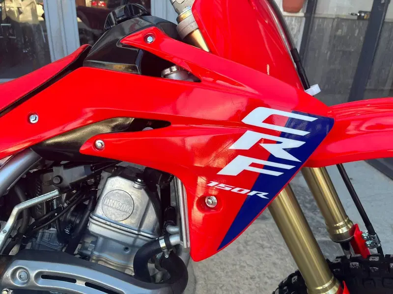 Honda CRF 150RB (2025) (8)