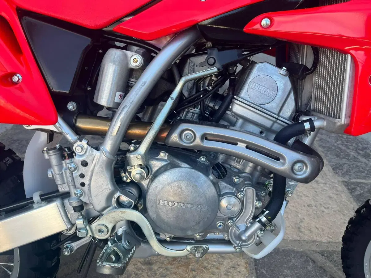 Honda CRF 150RB (2025) (9)