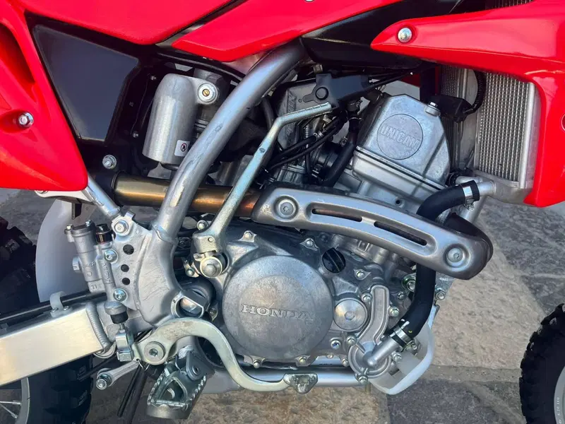 Honda CRF 150RB (2025) (9)