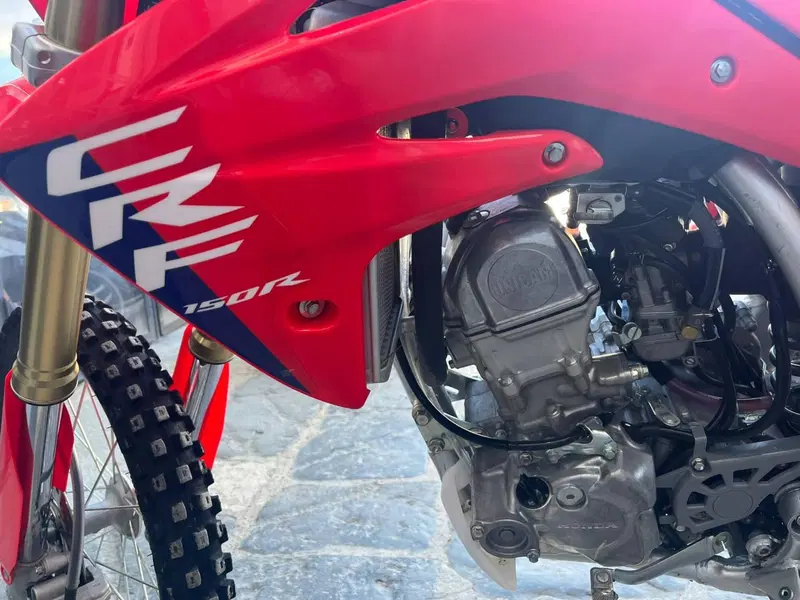 Honda CRF 150RB (2025) (6)