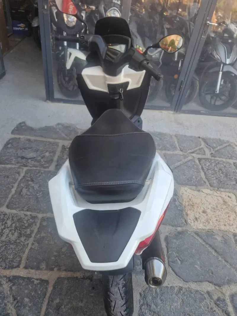 Aprilia SXR 50 (2021 - 26) (4)