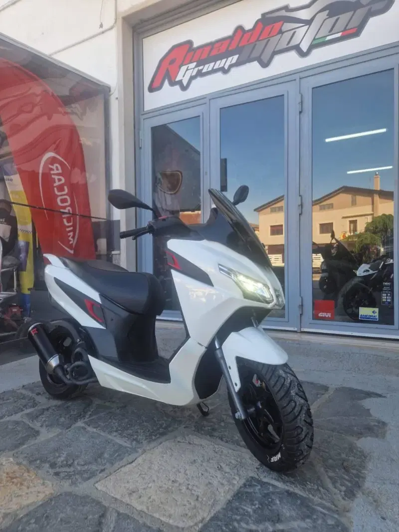 Aprilia SXR 50 (2021 - 26) (2)