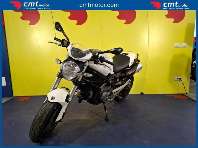 Ducati Monster 696 Plus (2007 - 14) (4)
