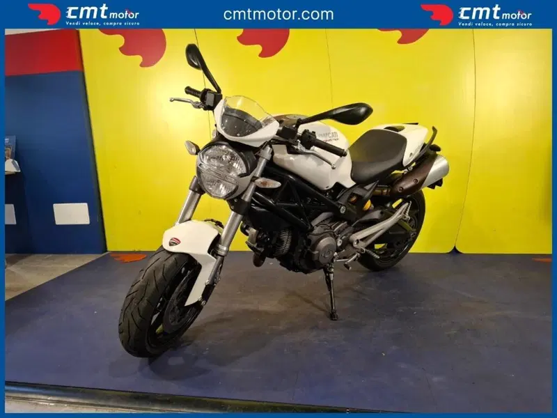 Ducati Monster 696 Plus (2007 - 14) (5)