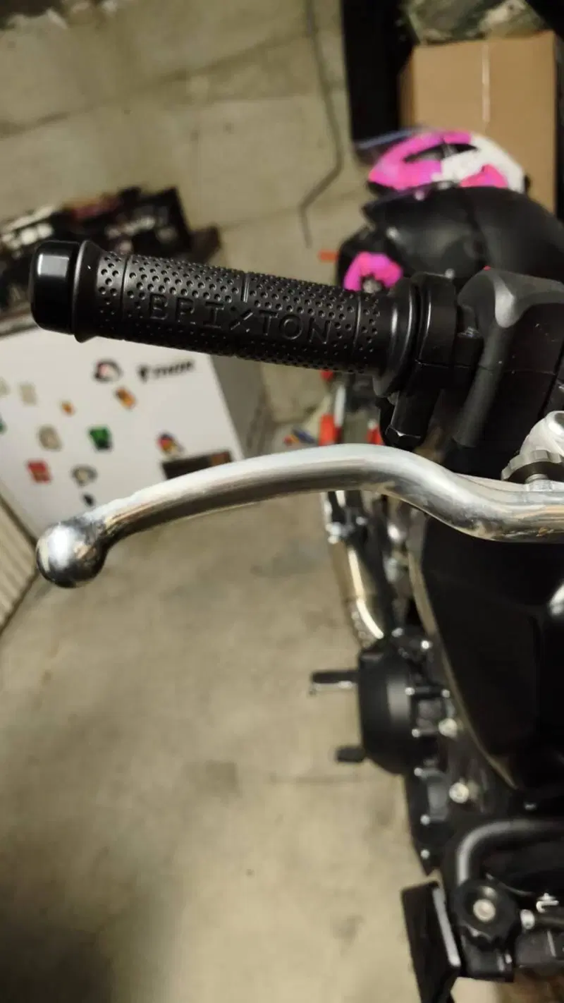 Brixton Motorcycles Crossfire 500 (2021 - 25) (2)