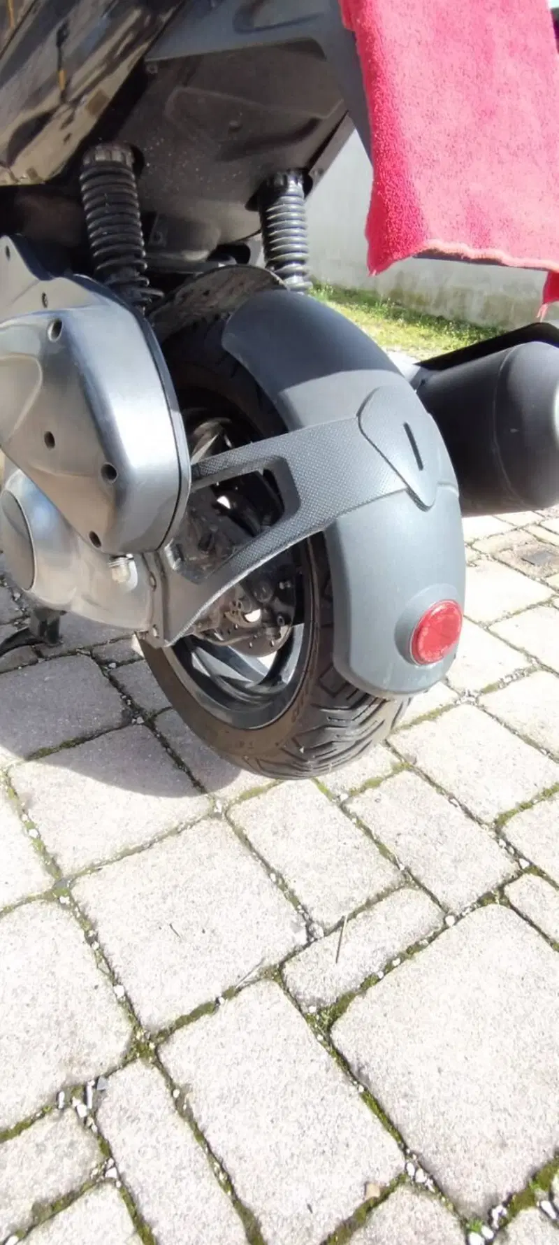 Gilera Runner 200 ST (8)