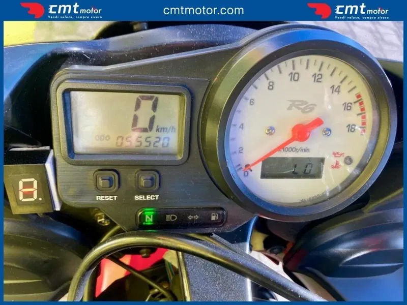 Yamaha YZF R6 (2001 - 02) (5)