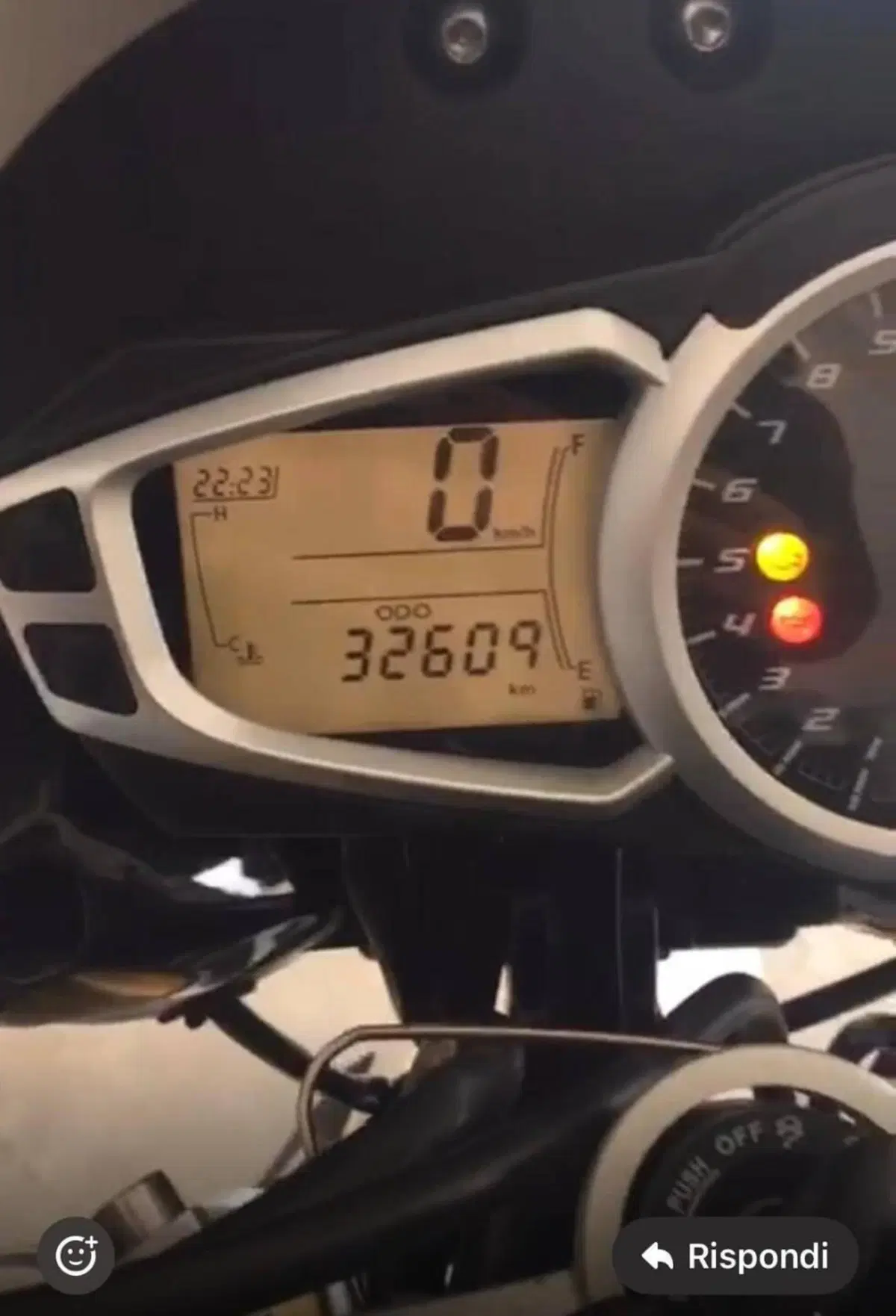 Triumph Speed Triple 1050 R ABS (2011 - 15) (3)