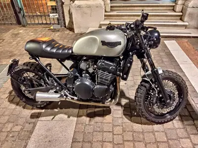Triumph Thunderbird 900 Sport (1998 - 02) usata