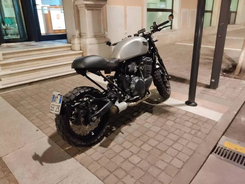 Triumph Thunderbird 900 Sport (1998 - 02) (4)