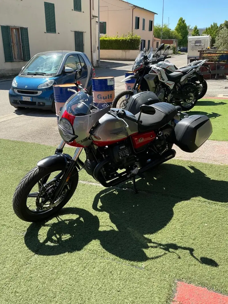 Moto Guzzi V7 Stone Corsa (2023 - 25) (4)