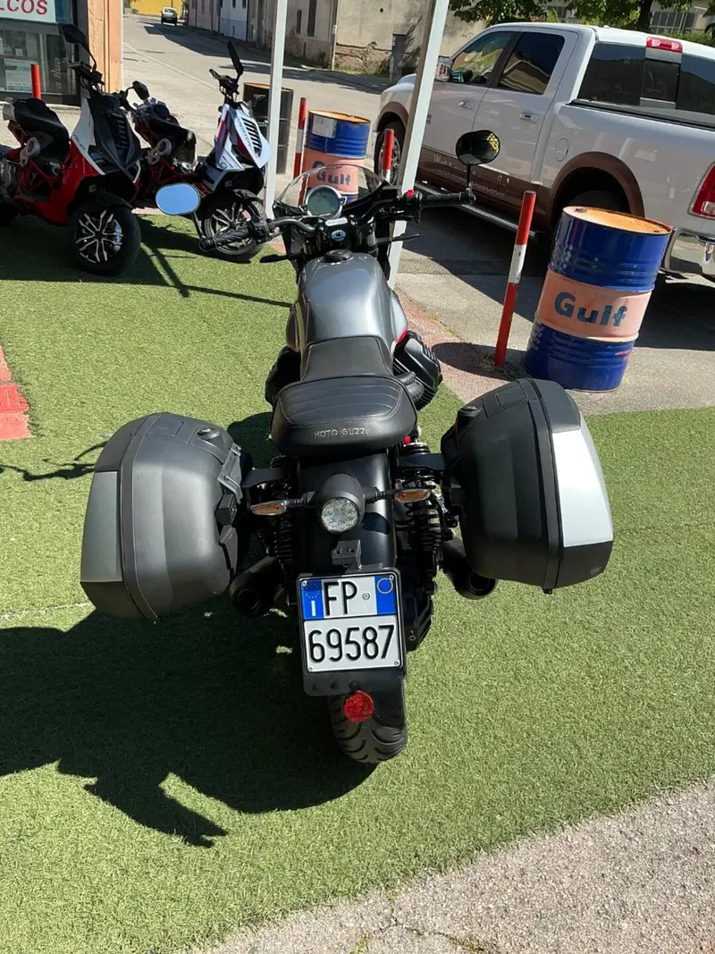 Moto Guzzi V7 Stone Corsa (2023 - 25) (6)