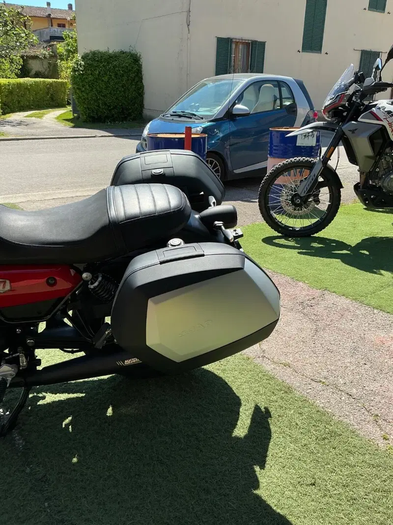 Moto Guzzi V7 Stone Corsa (2023 - 25) (7)
