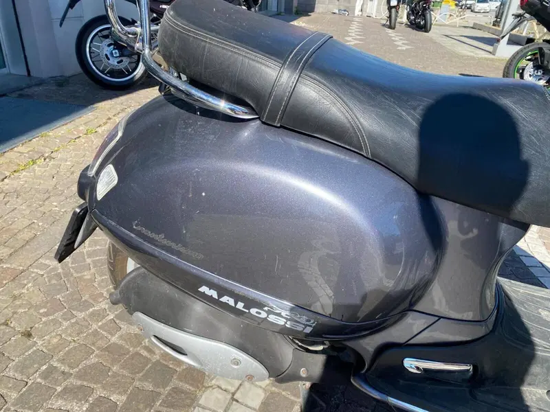 Vespa Granturismo 200 L (6)