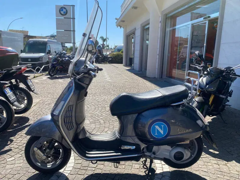 Vespa Granturismo 200 L (2)