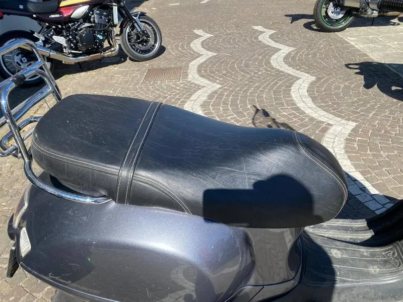 Vespa Granturismo 200 L (9)