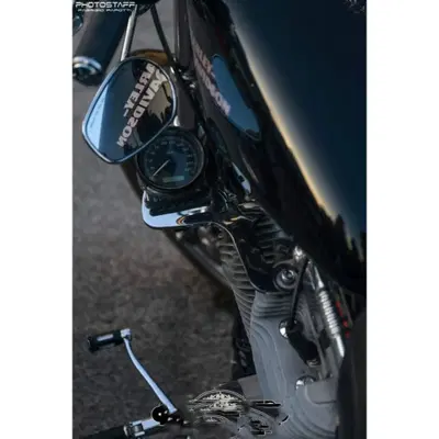 Harley-Davidson 883 Custom (2006 - 07) - XL 883C usata