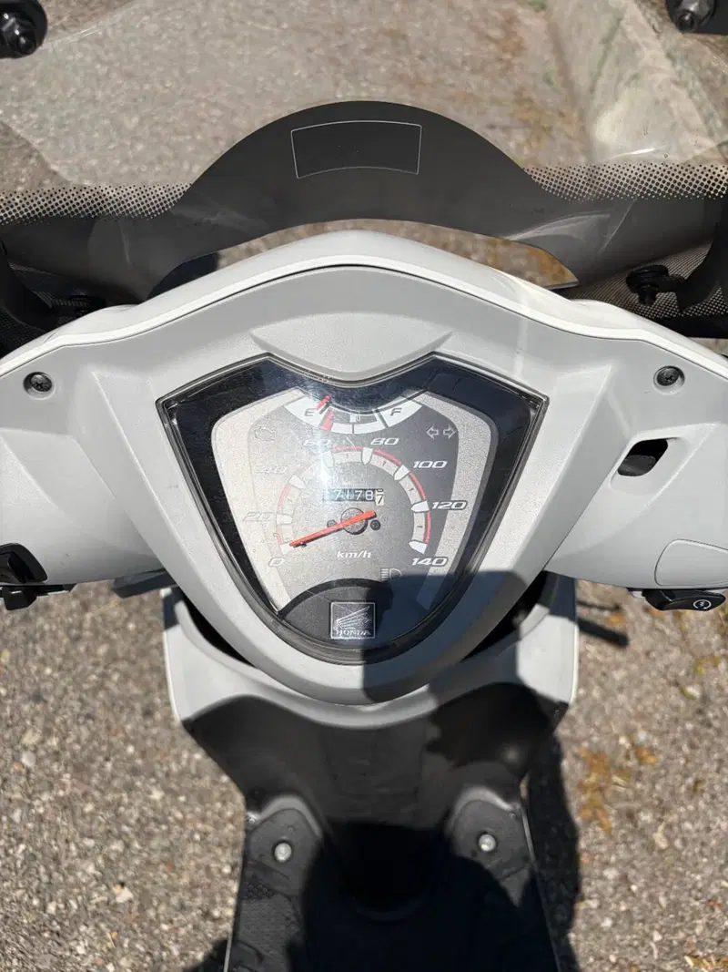 Honda Vision 110 (2011 - 16) (6)