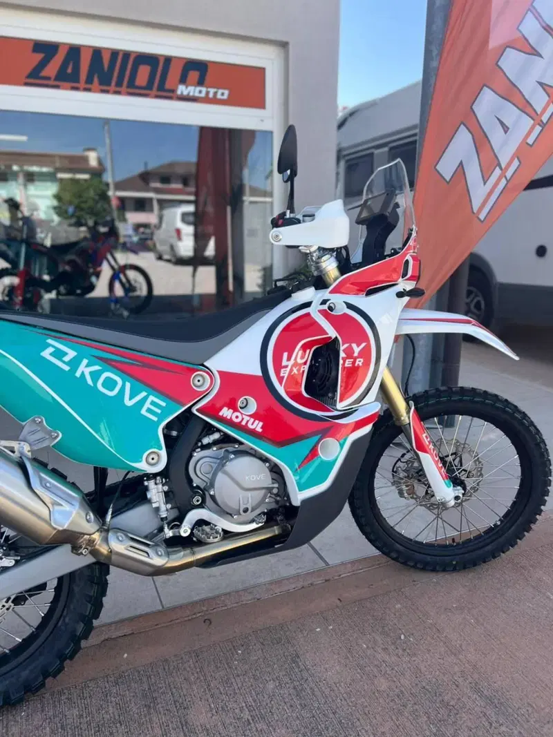 Kove 450 Rally Lucky Explorer Replica (2025 - 26) (2)