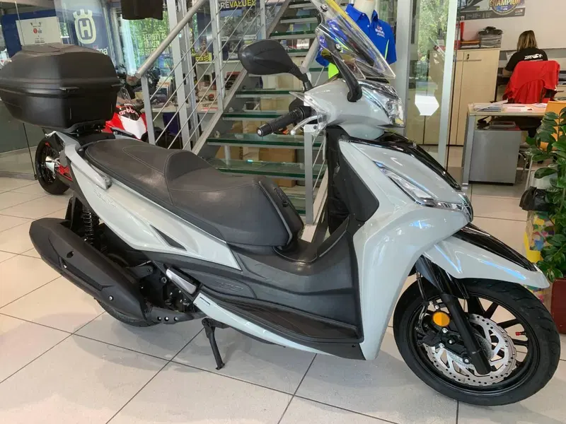 Kymco Agility 300i (2020) (2)