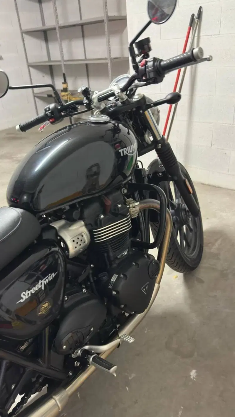 Triumph Street Twin 900 (2017 - 18) (3)