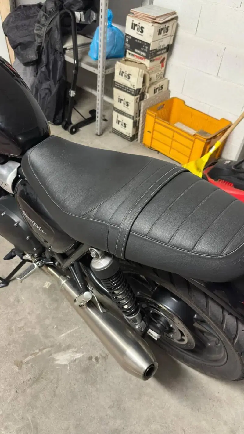 Triumph Street Twin 900 (2017 - 18) (4)