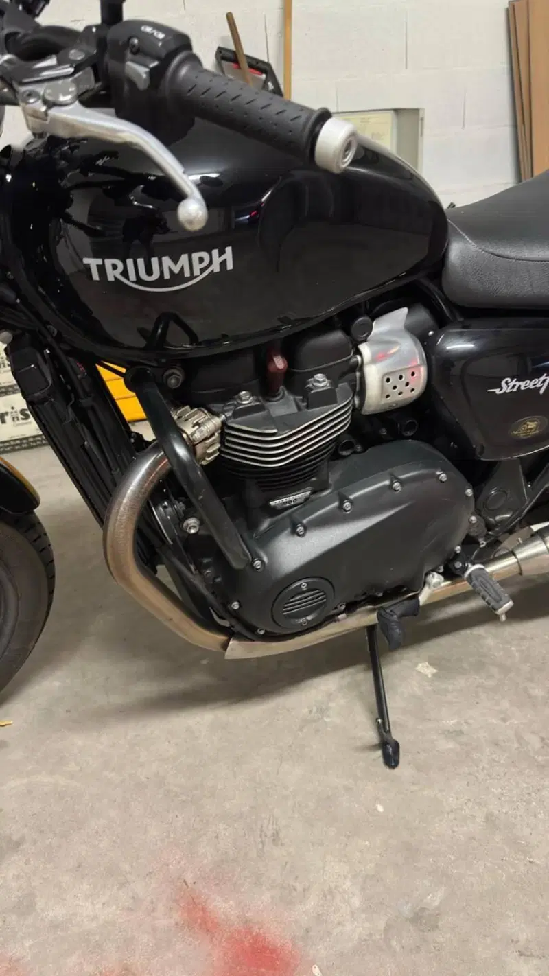 Triumph Street Twin 900 (2017 - 18) (6)