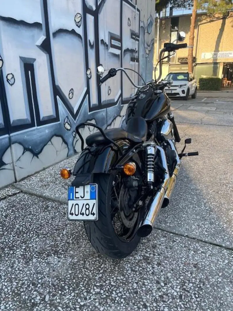 Harley-Davidson 1690 Street Bob (2017) - FXDB (2)