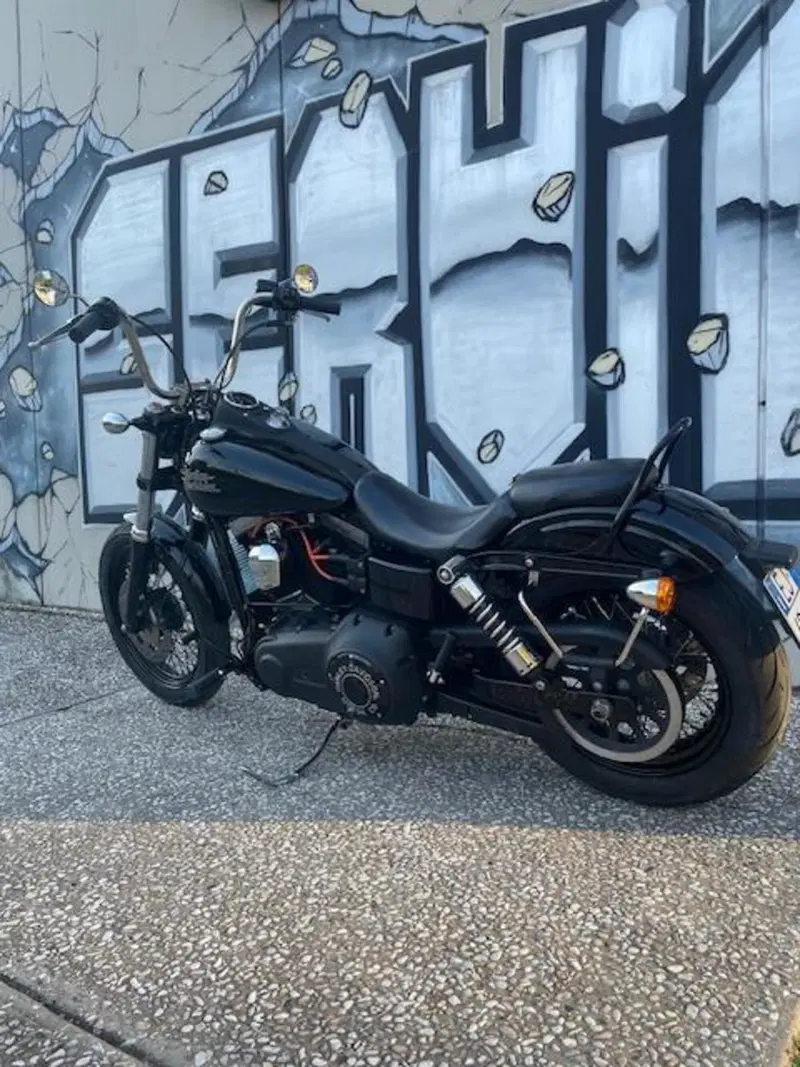 Harley-Davidson 1690 Street Bob (2017) - FXDB (5)