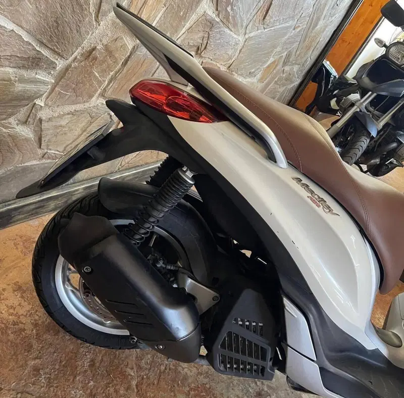 Piaggio Medley 150 ABS (2016 - 19) (11)