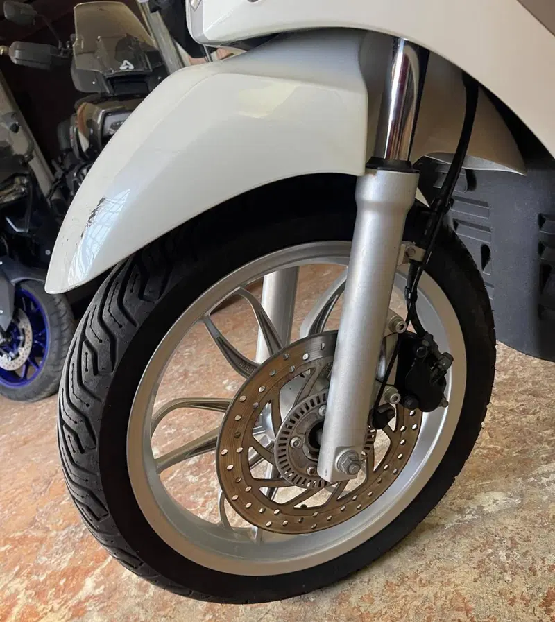 Piaggio Medley 150 ABS (2016 - 19) (13)