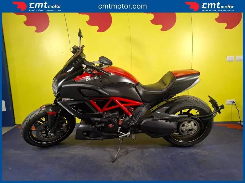 Ducati Diavel 1200 Carbon (2010 - 13) (2)