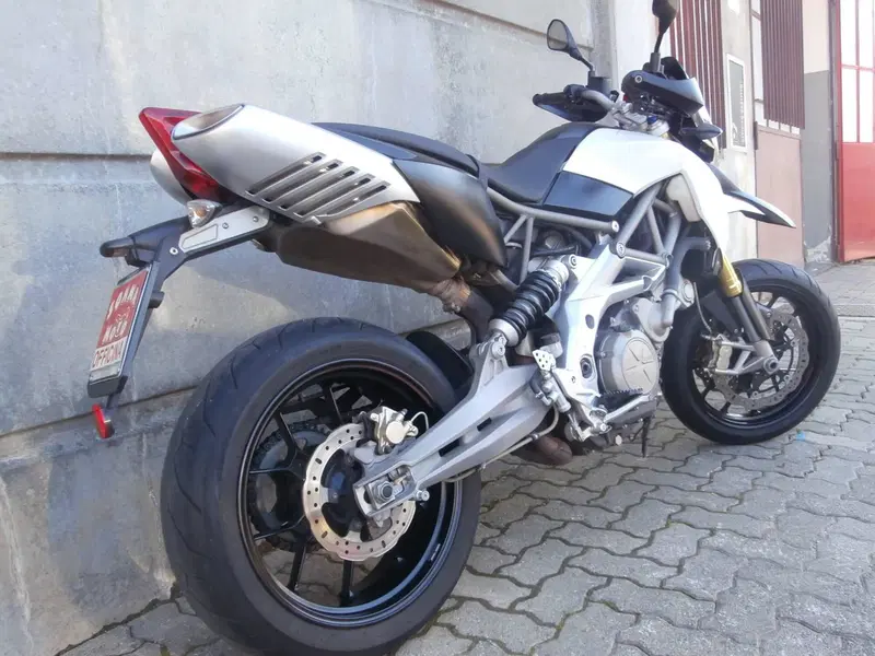 Aprilia Dorsoduro 750 (2009 - 14) (11)