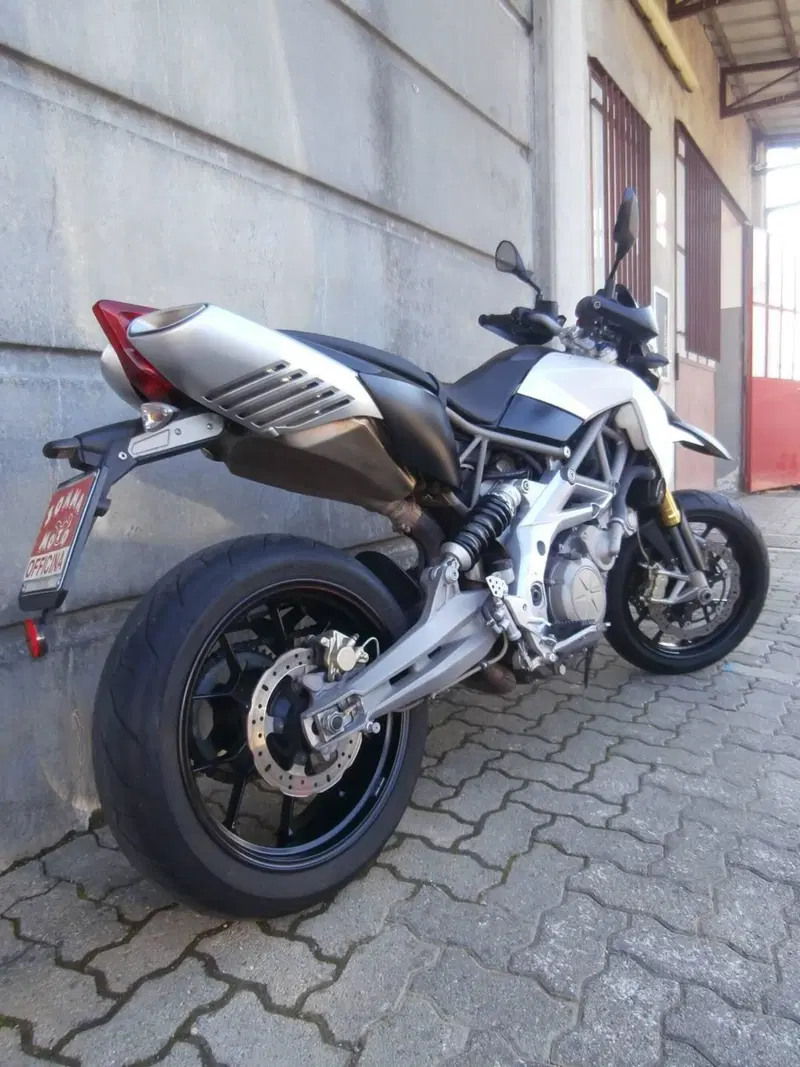 Aprilia Dorsoduro 750 (2009 - 14) (9)