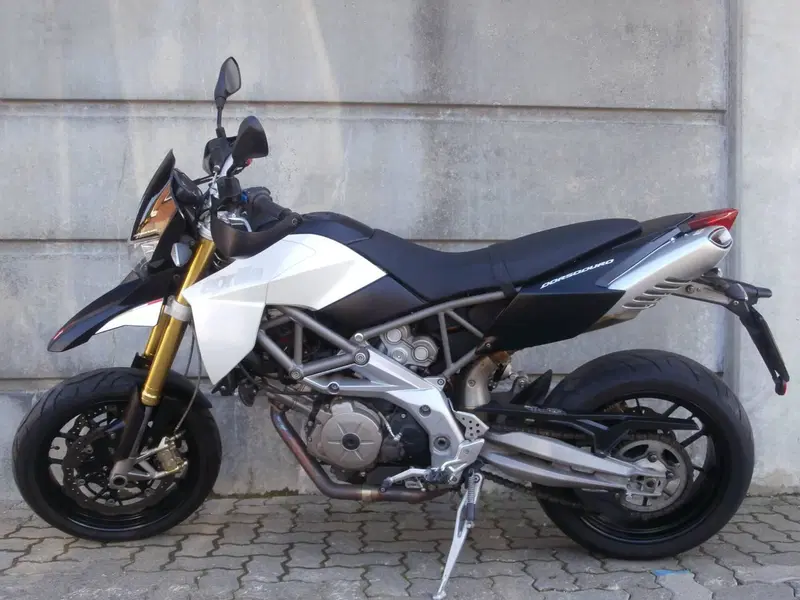 Aprilia Dorsoduro 750 (2009 - 14) (2)