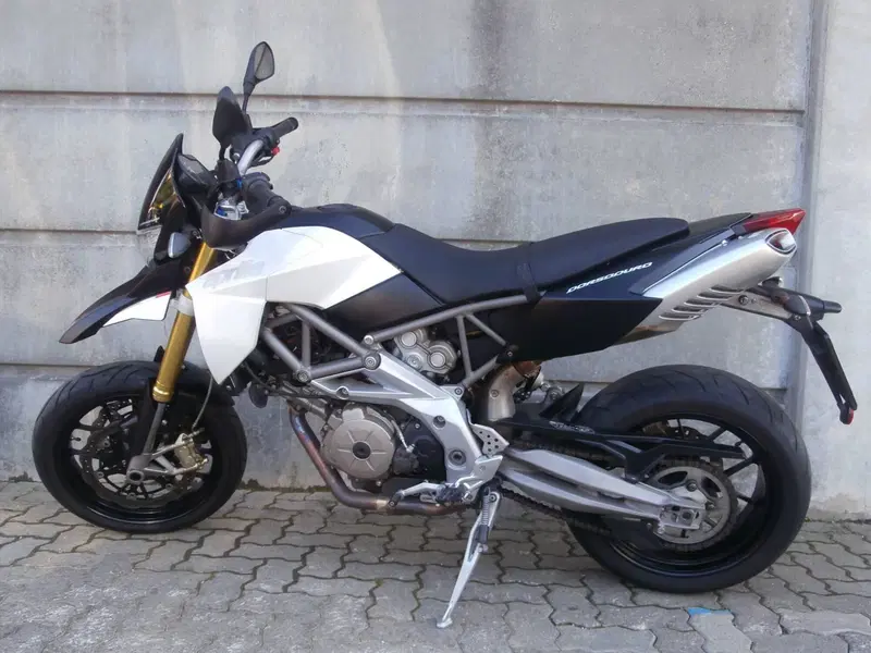 Aprilia Dorsoduro 750 (2009 - 14) (4)