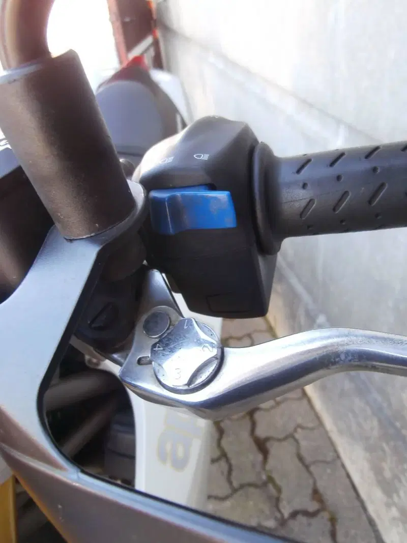 Aprilia Dorsoduro 750 (2009 - 14) (15)