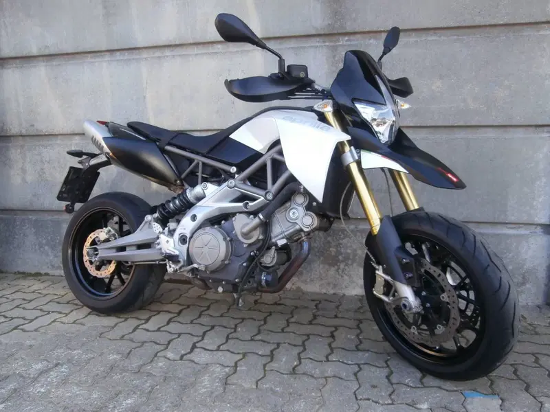 Aprilia Dorsoduro 750 (2009 - 14) (5)