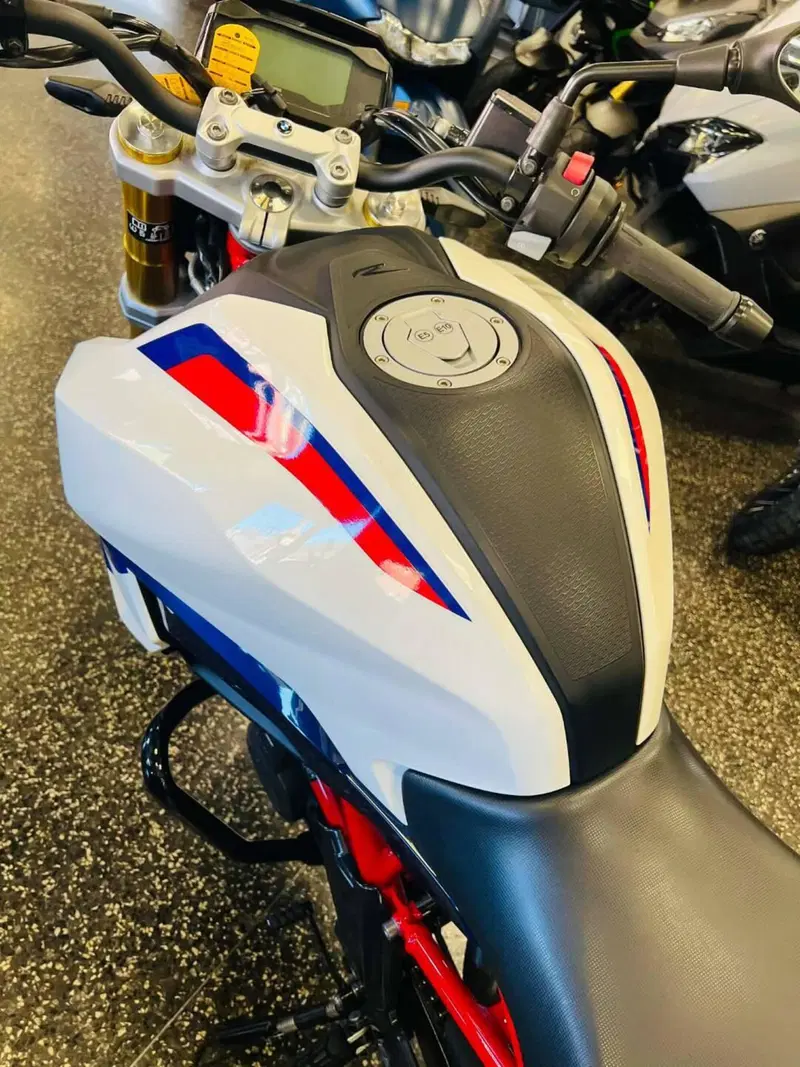 Bmw G 310 R (2021 - 25) (2)