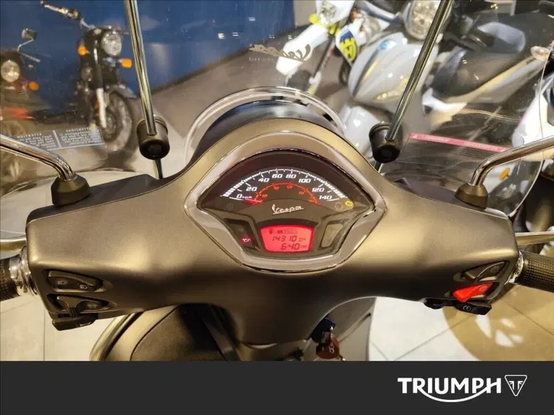 Vespa GTS 300 Super Sport Hpe (2021 - 22) (4)