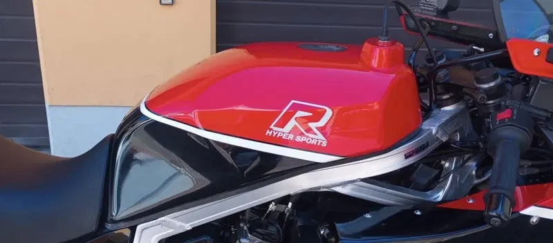 Suzuki GSX R 750 Prima vernice (4)