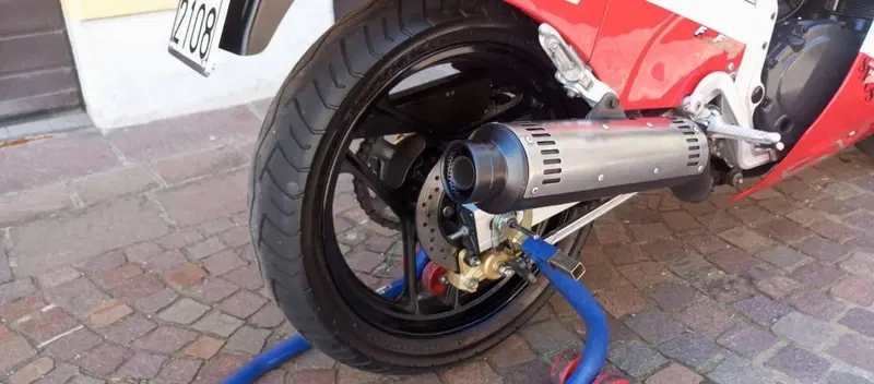 Suzuki GSX R 750 Prima vernice (5)