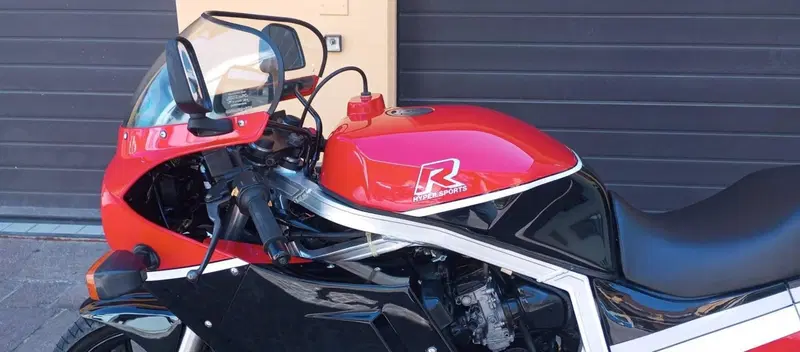 Suzuki GSX R 750 Prima vernice (12)