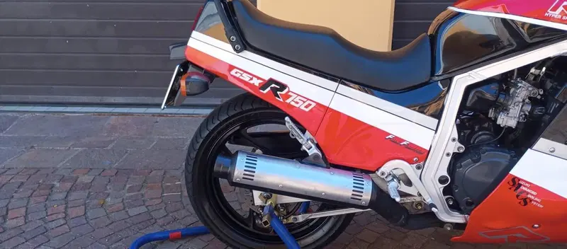 Suzuki GSX R 750 Prima vernice (18)