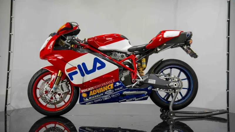 Ducati 999 R (2002 - 04) (2)